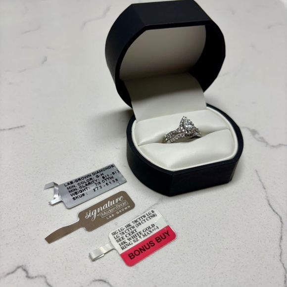 Modern Bride Signature 7/8 Carat Engagement Ring and Wedding Band Set, Size 5.75 - Picture 5 of 5